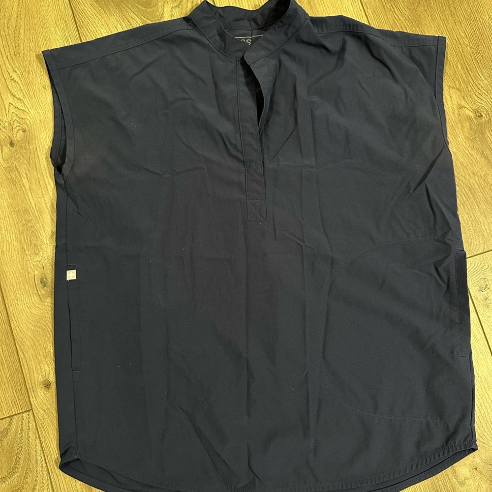 FIGS Rafaela oversized scrub top FreeX Lined